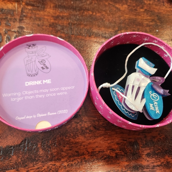 Erstwilder x Kitschy Witch Drink Me - Picture 2 of 5